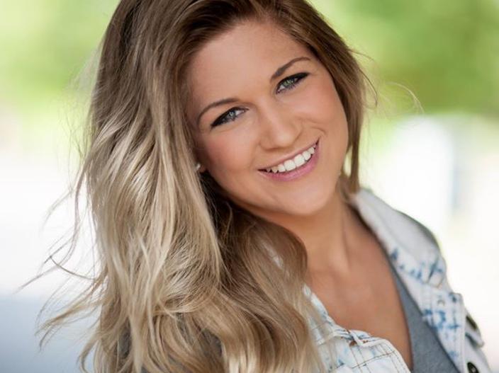 Jenna Head Shot.jpg